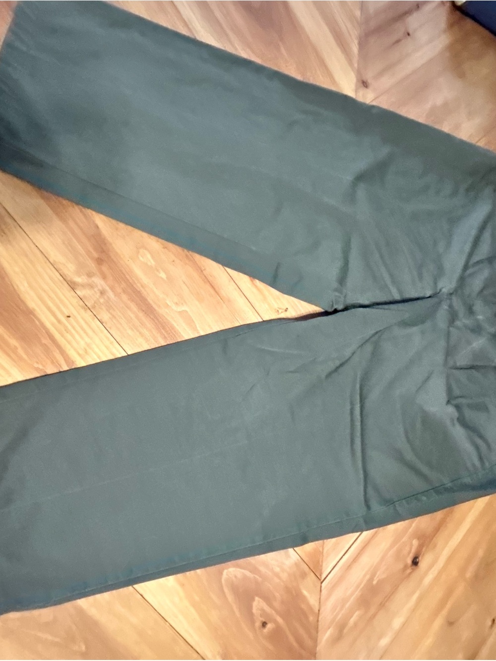 Men’s Basic Editions Olive Green Chino Pants - Picture 2 of 8